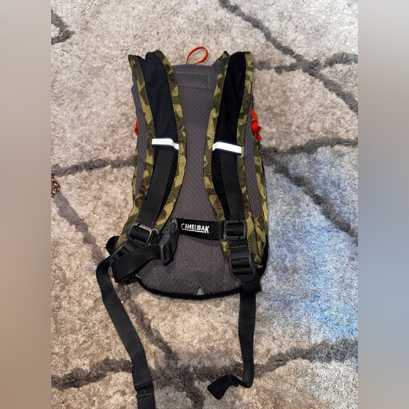 CamelBak Mini M.U.L.E. Kids Hydration Backpack 50oz *Bladder not included* - Picture 6 of 7